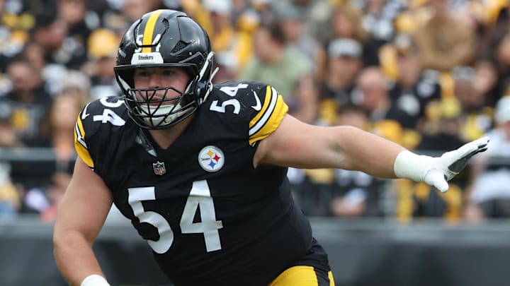 Oct 12, 2025; Pittsburgh, Pennsylvania, USA; Pittsburgh Steelers center Zach Frazier (54) blocks at the line of scrimmage against the Cleveland Browns during the second quarter at Acrisure Stadium. Mandatory Credit: Charles LeClaire-Imagn Images Oct 12, 2025; Pittsburgh, Pennsylvania, USA; Pittsburgh Steelers center Zach Frazier (54) blocks at the line of scrimmage against the Cleveland Browns during the second quarter at Acrisure Stadium. Mandatory Credit: Charles LeClaire-Imagn Images