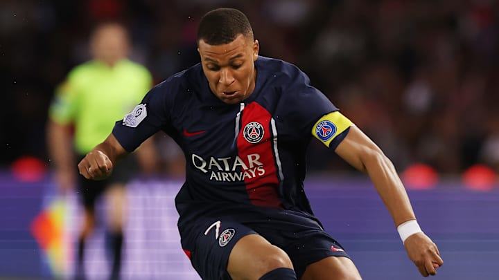 Paris Saint-Germain v Clermont Foot - Ligue 1 Uber Eats