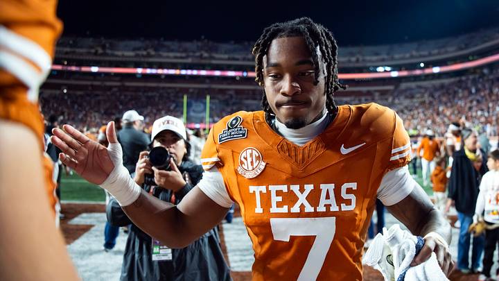 Texas Longhorns defensive back Jahdae Barron (7) against the Clemson Tigers during the CFP National playoff first round at Darrell K Royal-Texas Memorial Stadium. Texas Longhorns defensive back Jahdae Barron (7) against the Clemson Tigers during the CFP National playoff first round at Darrell K Royal-Texas Memorial Stadium.