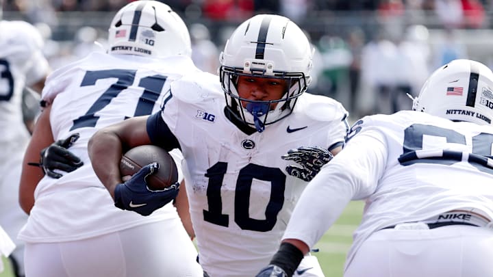 Penn State Nittany Lions running back Nicholas Singleton (10) runs for a touchdown during the second quarter against the Ohio State Buckeyes at Ohio Stadium. 