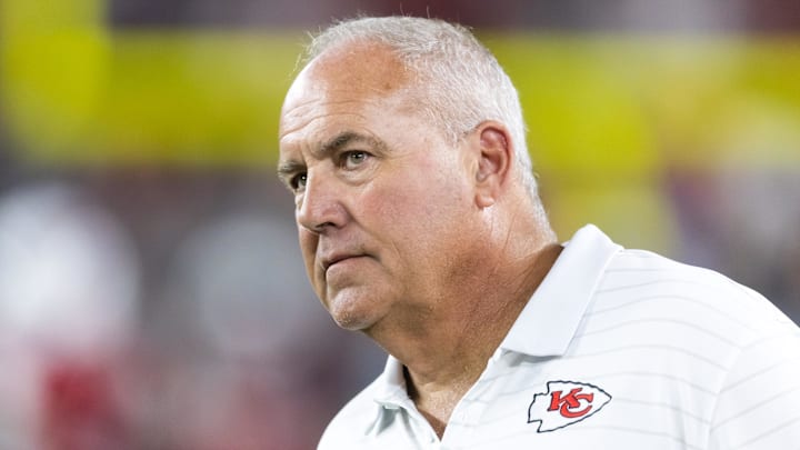 Aug 9, 2025; Glendale, Arizona, USA; Kansas City Chiefs special teams coordinator Dave Toub against the Arizona Cardinals during a preseason NFL game at State Farm Stadium. Mandatory Credit: Mark J. Rebilas-Imagn Images