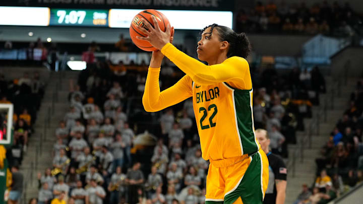 Feb 18, 2024; Waco, Texas, USA;  Baylor Lady Bears guard Aijha Blackwell (33) scores a three-pointer.