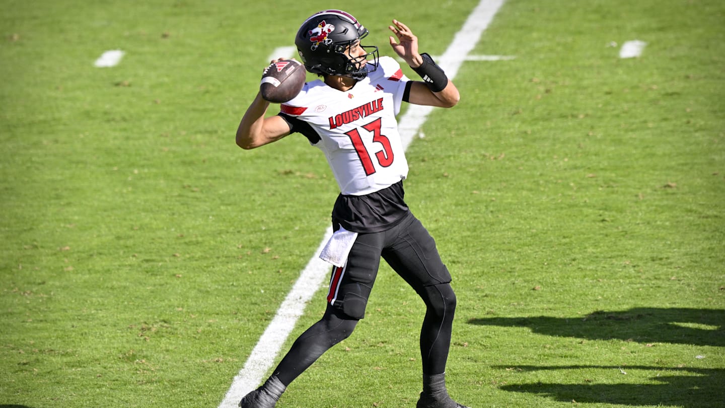 New Wisconsin Badgers transfer QB Deuce Adams could push Carter Smith for backup role