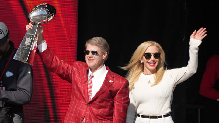 Clark Hunt claims he never promised facility upgrades to Chiefs players