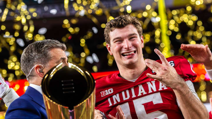 Indiana's Fernando Mendoza (15)