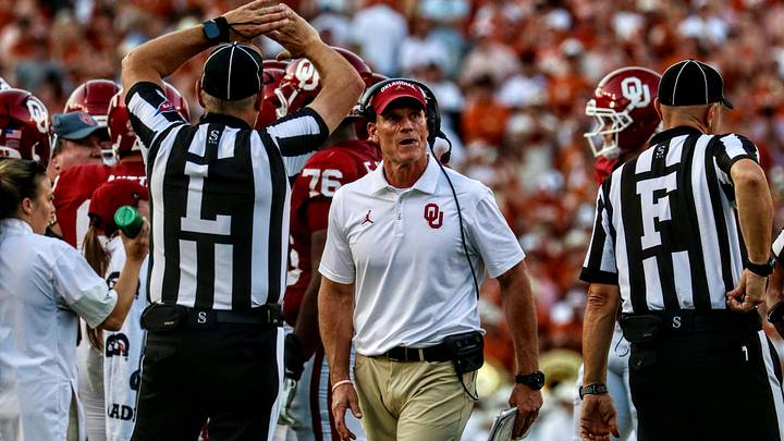 Oklahoma coach Brent Venables coaches against Texas.