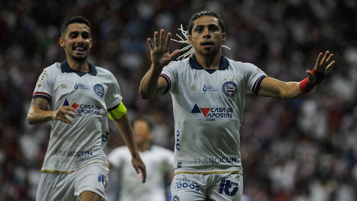 O Bahia larga em casa na terceira fase da Copa do Brasil. O Azuriz busca fazer história mais uma vez na competição mais democrática do país. 