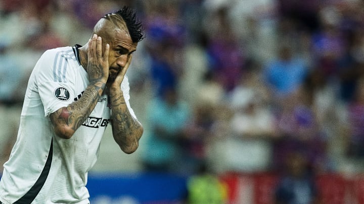 El chileno Arturo Vidal juega actualmente con el Colo Colo