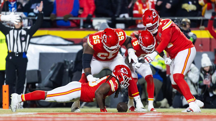 Jan 26, 2025; Kansas City, MO, USA; Kansas City Chiefs running back Kareem Hunt (29) celebrates with teammates after scoring a touchdown against the Buffalo Bills during the first quarter in the AFC Championship game at GEHA Field at Arrowhead Stadium. Mandatory Credit: Mark J. Rebilas-Imagn Images