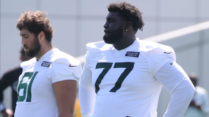 Mekhi Becton, Max Mitchell