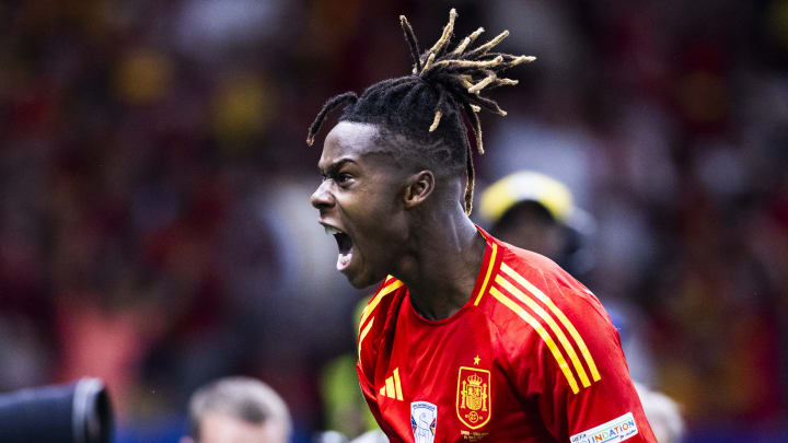 Atacante mantém futuro indefinido