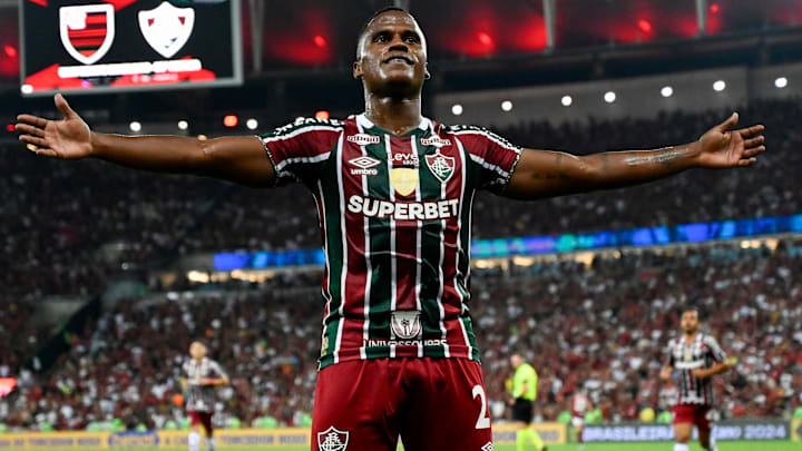 Arias cumpre suspensão e desfalca o Fluminense contra o Internacional