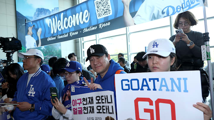 Los Angeles Dodgers Arrive In South Korea