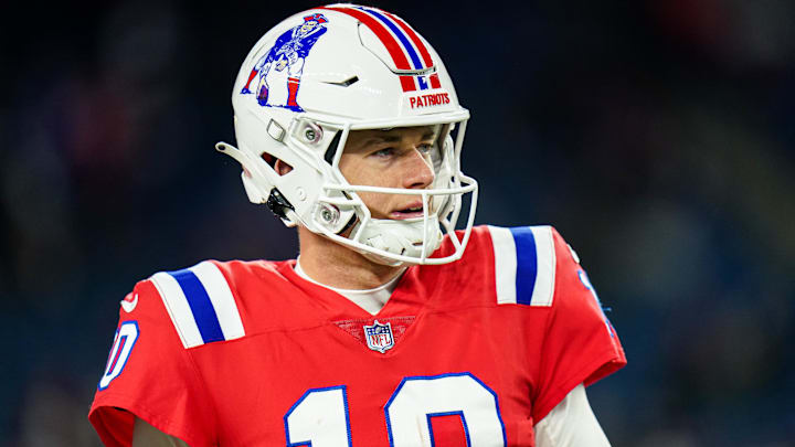Dec 1, 2022; Foxborough, Massachusetts, USA; New England Patriots quarterback Mac Jones (10) warms
