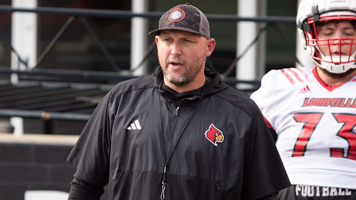 University of Louisville offensive line coach Richard Owens