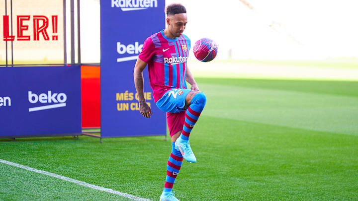 Pierre-Emerick Aubameyang es nuevo jugador del FC Barcelona 