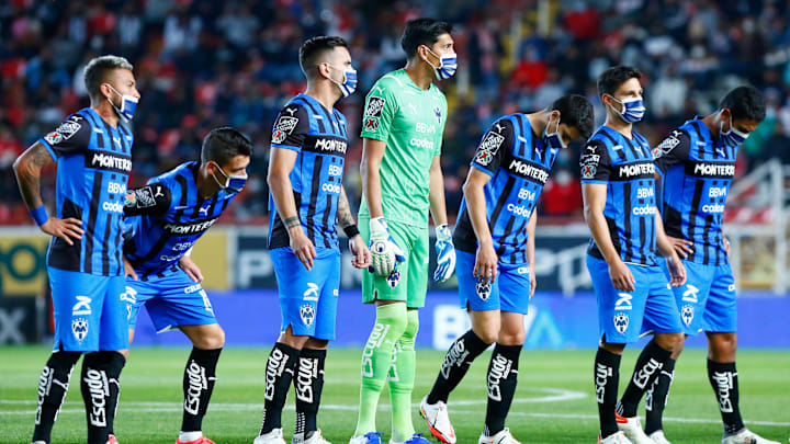 Jugadores de Rayados de Monterrey previo a un partido ante Necaxa.