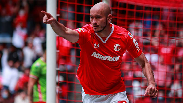 El paraguayo Carlos González dejará al Toluca para volverse el referente del gol de Xolos de Tijuana.