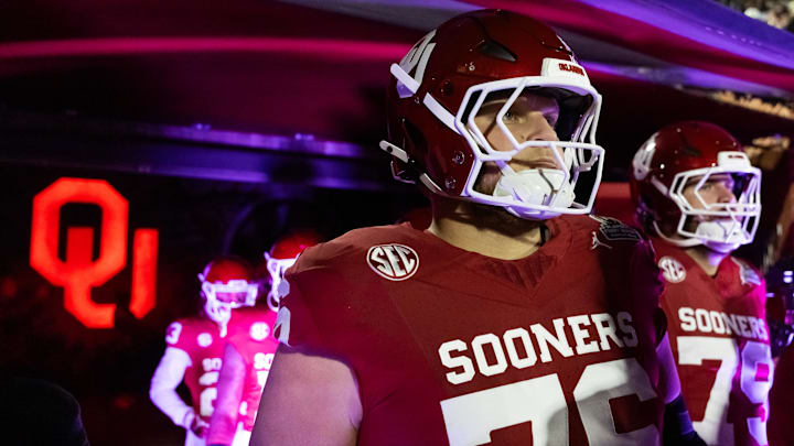 Oklahoma offensive lineman Jacob Sexton