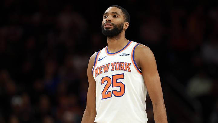 Jan 9, 2026; Phoenix, Arizona, USA; New York Knicks guard Mikal Bridges (25) against the Phoenix Suns at Mortgage Matchup Center. Mandatory Credit: Mark J. Rebilas-Imagn Images Jan 9, 2026; Phoenix, Arizona, USA; New York Knicks guard Mikal Bridges (25) against the Phoenix Suns at Mortgage Matchup Center. Mandatory Credit: Mark J. Rebilas-Imagn Images