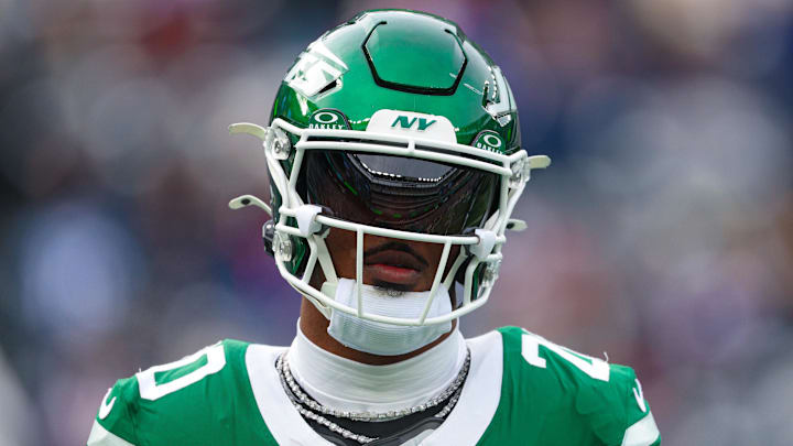 New York Jets running back Breece Hall (20) 
