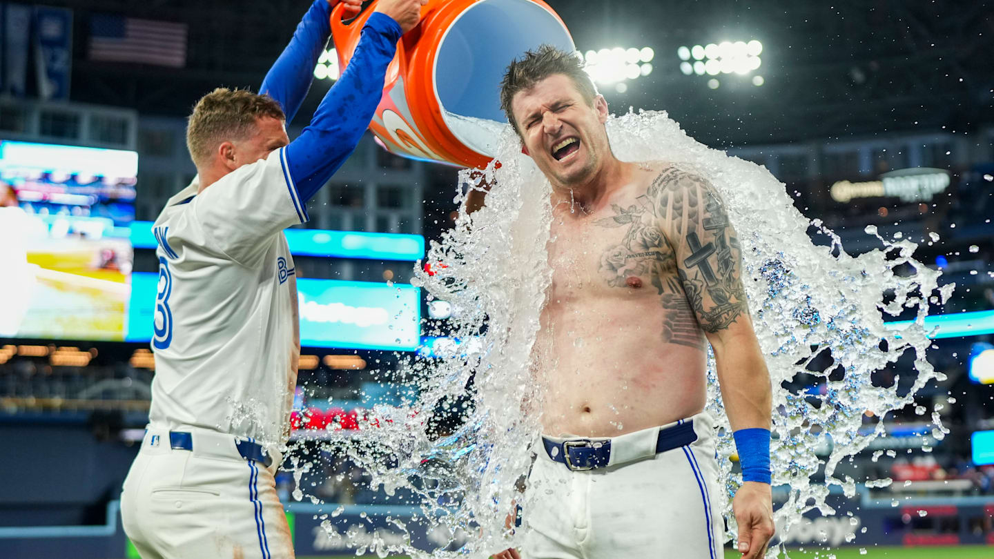 Jays pull off their 43rd comeback win of the season in dramatic fashion