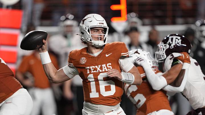Nov 28, 2025; Austin, Texas, USA; Texas Longhorns quarterback Arch Manning throws a pass during the first half against the Texas A&M Aggies at Darrell K Royal-Texas Memorial Stadium. Mandatory Credit: Scott Wachter-Imagn Images Nov 28, 2025; Austin, Texas, USA; Texas Longhorns quarterback Arch Manning throws a pass during the first half against the Texas A&M Aggies at Darrell K Royal-Texas Memorial Stadium. Mandatory Credit: Scott Wachter-Imagn Images