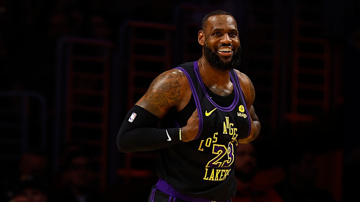 LeBron James podría salir de los Lakers la próxima temporada 