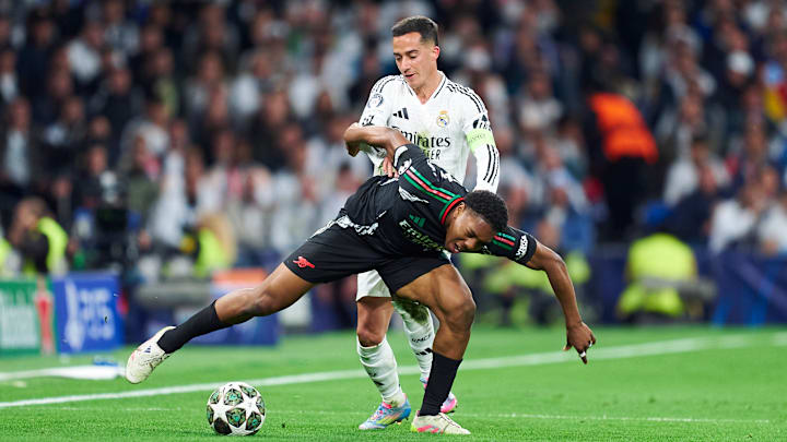 Lucas Vazquez au duel face à Miles Lewis-Skelly 