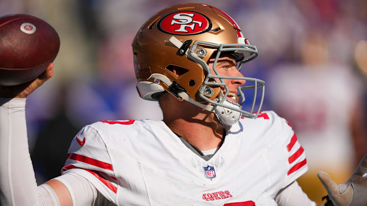 Nov 2, 2025; East Rutherford, New Jersey, USA; San Francisco 49ers quarterback Mac Jones (10) passes the ball against the New York Giants during the first half at MetLife Stadium. Mandatory Credit: Robert Deutsch-Imagn Images
