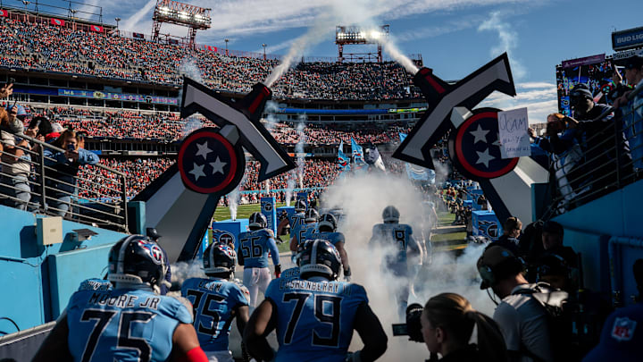The Tennessee Titans head out to face the Kansas City Chiefs at Nissan Stadium