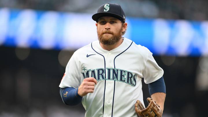 Aug 4, 2026; Seattle, Washington, USA; Seattle Mariners third baseman Brendan Donovan (33) during the first inning against the Detroit Tigers at T-Mobile Park. Mandatory Credit: Steven Bisig-Imagn Images Aug 4, 2026; Seattle, Washington, USA; Seattle Mariners third baseman Brendan Donovan (33) during the first inning against the Detroit Tigers at T-Mobile Park. Mandatory Credit: Steven Bisig-Imagn Images