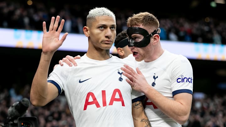 Richarlison vive bom momento com a camisa dos Spurs