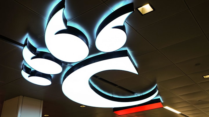 Renovations for the new University of Cincinnati Bearcats' football locker room are wrapping up. The new locker room will feature an additional 2,000 square feet of space with 120 custom lockers with individual names and number locks, a light up \"hype\" tunnel, sound system, \"fuel station,\" a ventilation system for clean smells and much more.