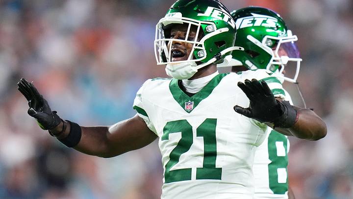 Sep 29, 2025; Miami Gardens, Florida, USA; New York Jets cornerback Brandon Stephens (21) reacts after a play against the Miami Dolphins during the first half at Hard Rock Stadium. Mandatory Credit: Rich Storry-Imagn Images