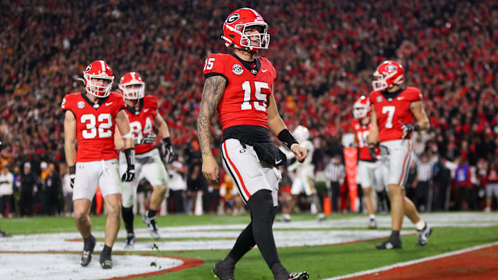 Georgia Bulldogs quarterback Carson Beck (15)