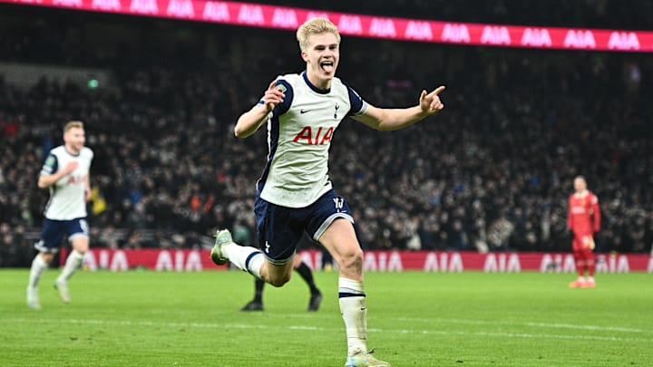 Bergvall fez o gol da vitória do Tottenham
