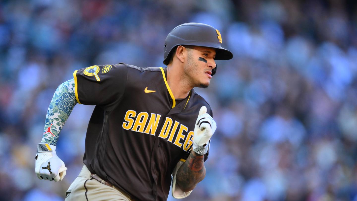 Manny Machado losing cool with reporter gives Dodgers greater upper hand over Padres