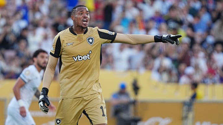 John recusou proposta do futebol inglês para ficar no Botafogo John recusou proposta do futebol inglês para ficar no Botafogo