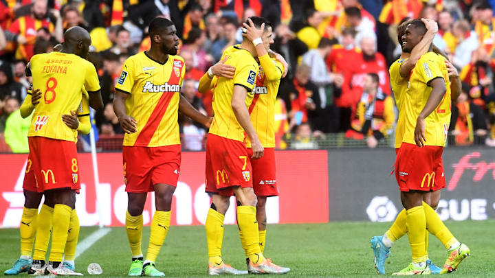 Les Lensois célébrant un but contre l'OGC Nice