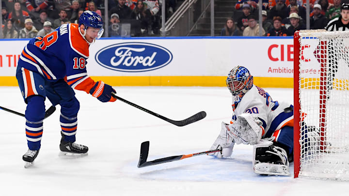 New York Islanders v Edmonton Oilers