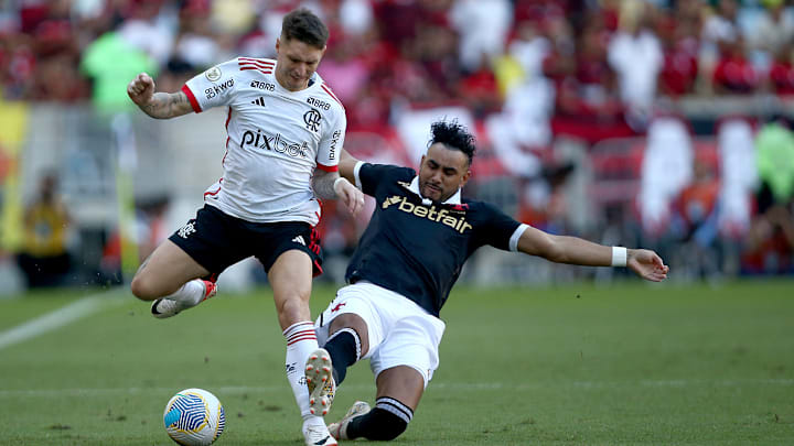 Flamengo e Vasco se enfrentam neste domingo (15) Flamengo e Vasco se enfrentam neste domingo (15)
