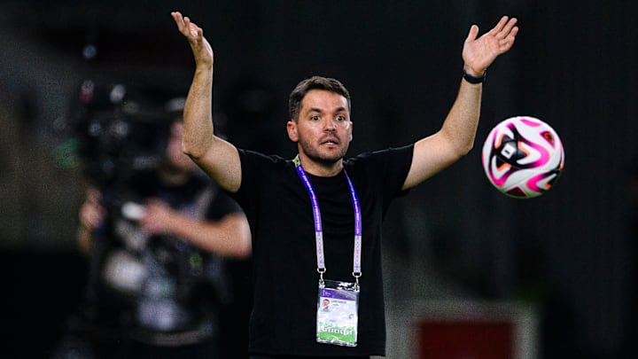 Tras el mal rendimiento del equipo con Miguel Herrera, Xolos de Tijuana ya habría sondeado al técnico argentino Nicolás Larcamón, quien hace poco fue despedido del Cruzeiro de Brasil.