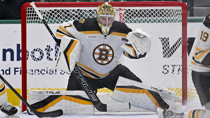 Nov 14, 2024; Dallas, Texas, USA; Boston Bruins goaltender Jeremy Swayman (1) in action during the game between the Dallas Stars and the Boston Bruins at the American Airlines Center. Mandatory Credit: Jerome Miron-Imagn Images Nov 14, 2024; Dallas, Texas, USA; Boston Bruins goaltender Jeremy Swayman (1) in action during the game between the Dallas Stars and the Boston Bruins at the American Airlines Center. Mandatory Credit: Jerome Miron-Imagn Images