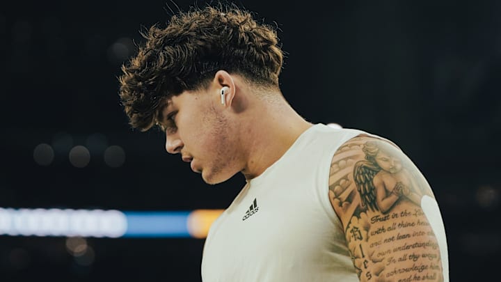 Zach Durfee is dealing with a toe injury entering the Michigan game.