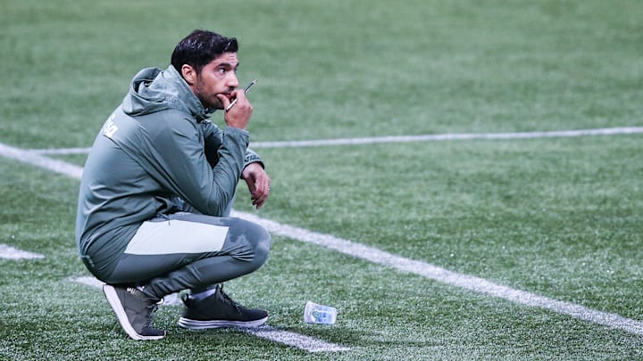 Português tem proposta para renovar contrato com o Verdão