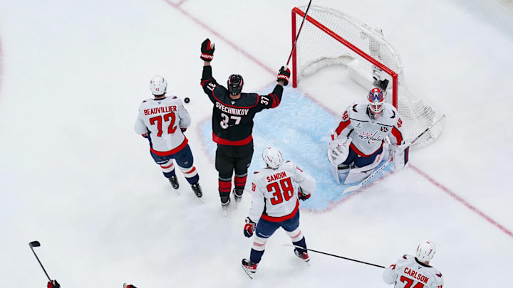 The Hurricanes are big favorites against the Capitals on Monday night in Game 4.