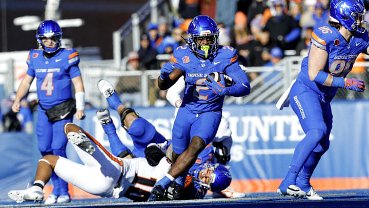 Boise State Broncos running back Ashton Jeanty plays against the Oregon State Beavers on Nov 29, 2024.