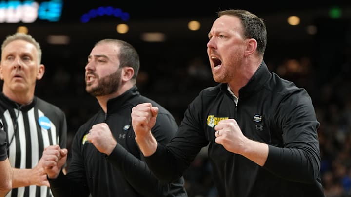 Ryan Moesch, the 2026 4-star PG and Central New York native, has committed to Gerry McNamara and Syracuse basketball.