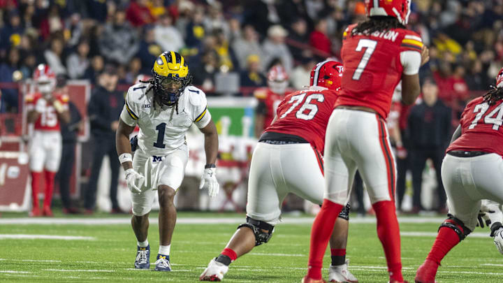 Michigan Wolverines linebacker Jaishawn Barham looks into the backfield during the second half against the Maryland Terrapins